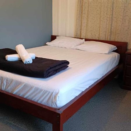 Homestay, Handy City Center Christchurch Buitenkant foto